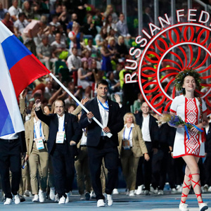 Артём Осипенко вынес флаг России в Минске на открытии Европейских игр