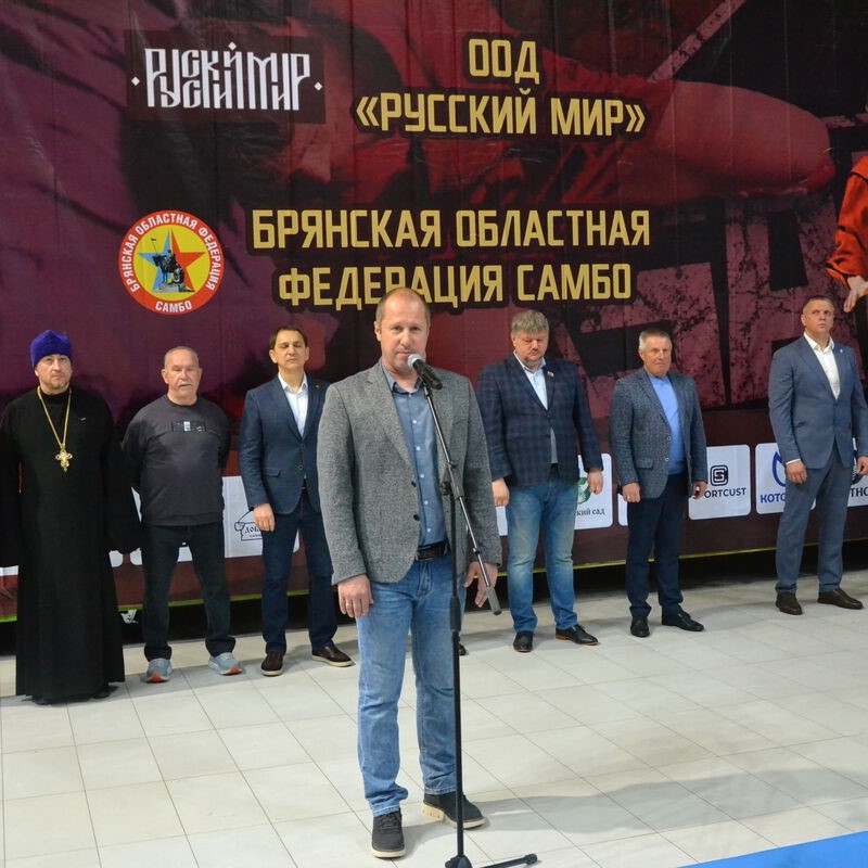 Самбисты вступили в борьбу за медали соревнований в честь Александра Пересвета