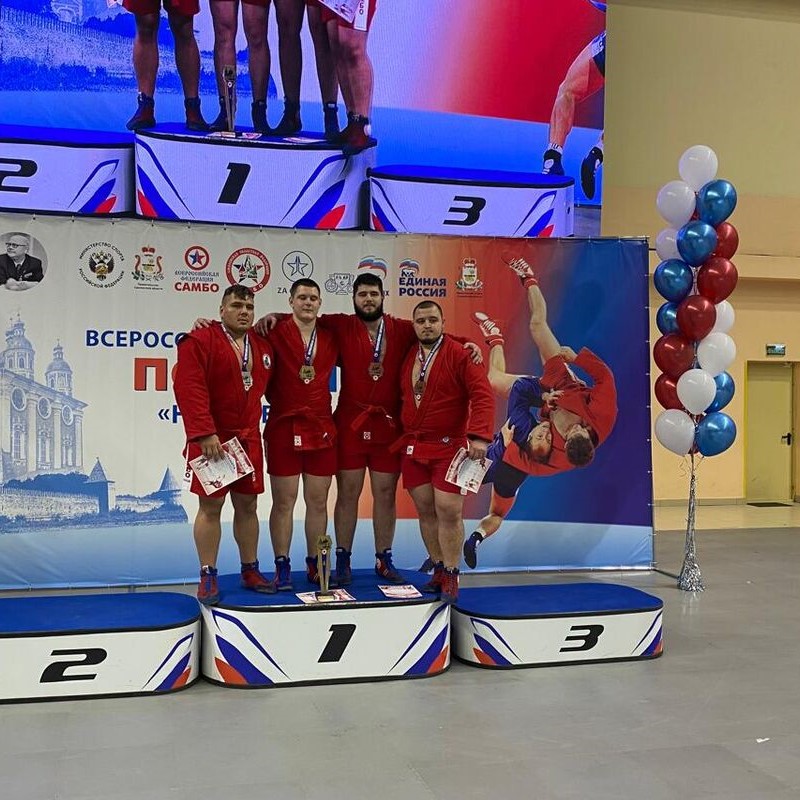 Брянские самбисты завоевали медали соревнований в Смоленске